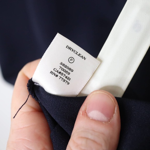 ANN TAYLOR NEW Seasonless Stretch Sheath Dress V Neck Sleeveless Navy 6 - Picture 8 of 8